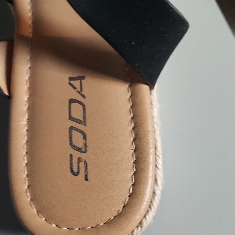 Soda Black Espadrille Platform Sandals - Picture 5 of 6